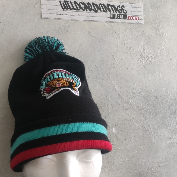 Vancouver Grizzlies Mitchell & Ness Beanie - Picture 3 of 3